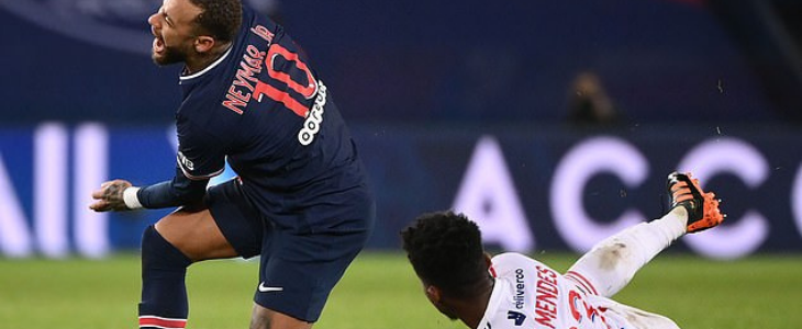 Hại Neymar chấn thương, sao Lyon bị dọa giết cả nhà